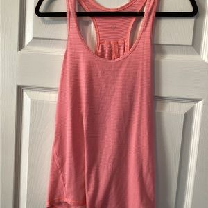 Lululemon racer back tank split opening in back